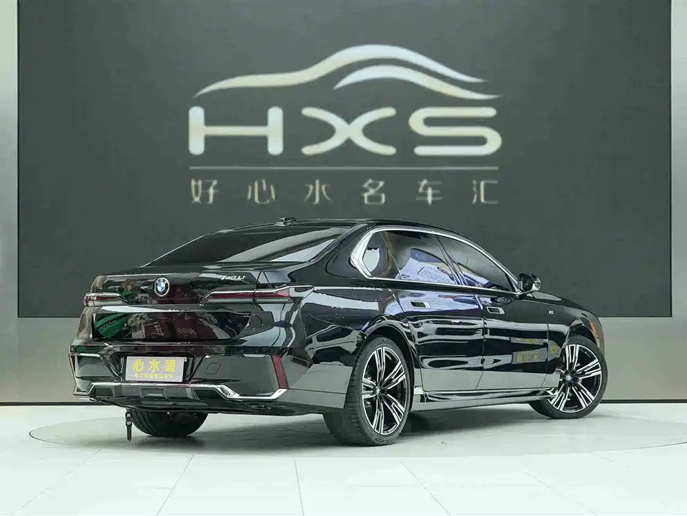 BMW 7-SERIES