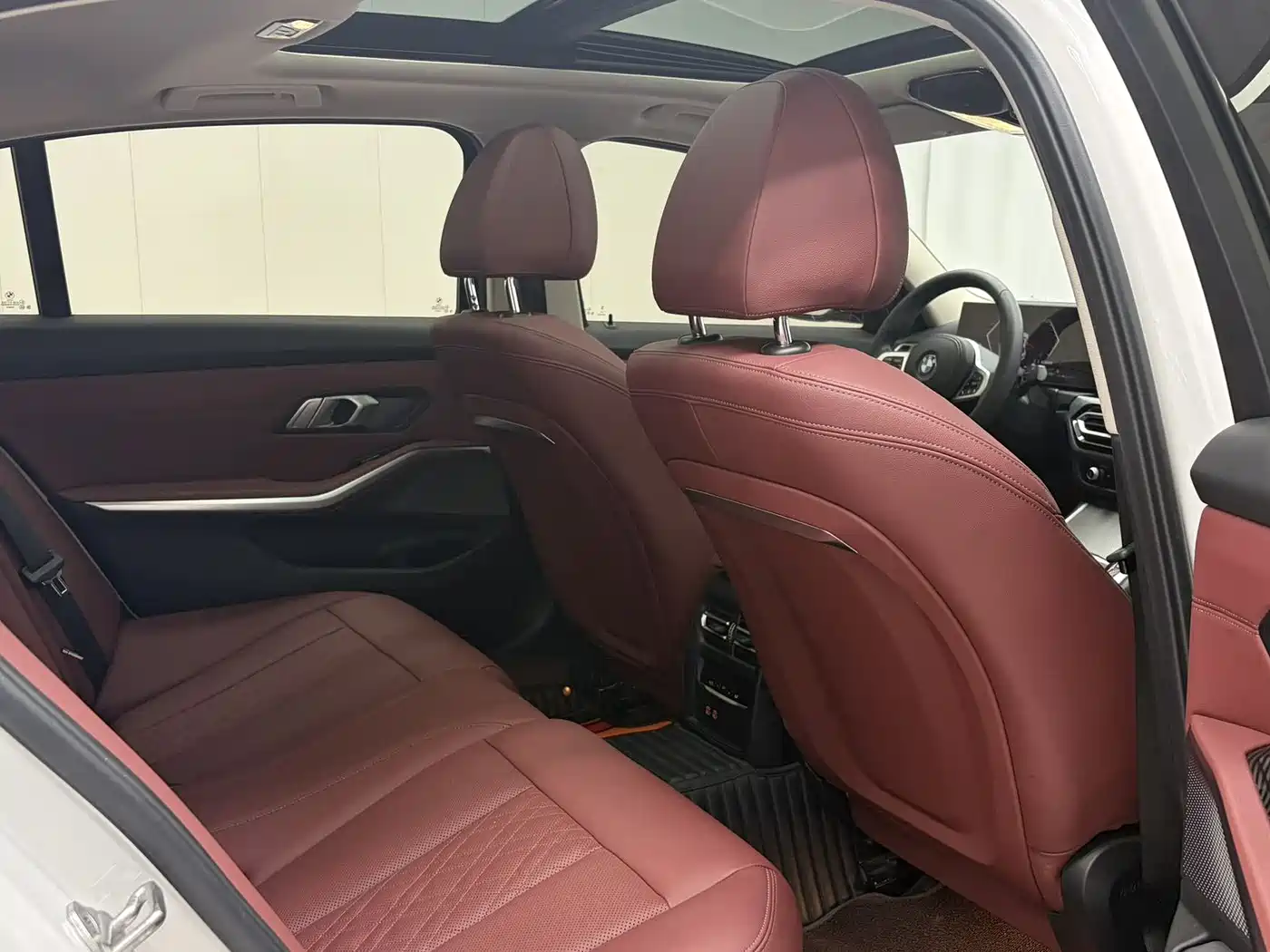 BMW 3 Series 2023 320Li M Sport Package фото 17