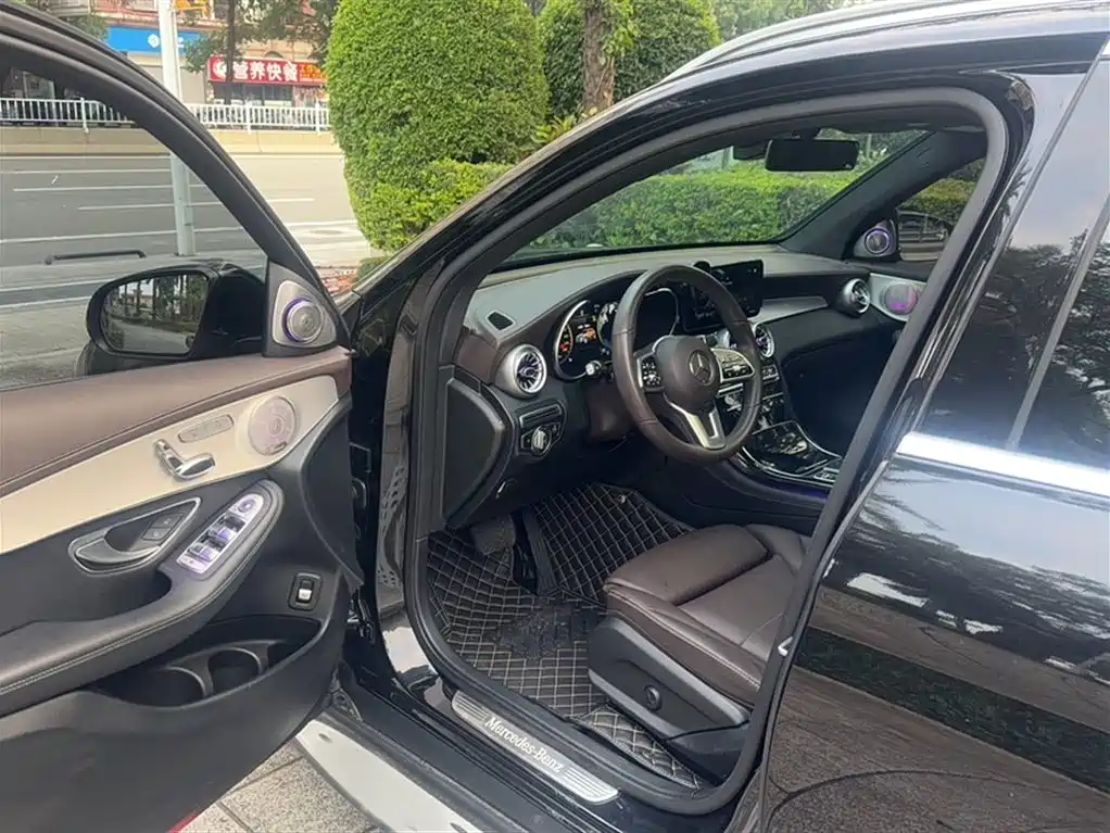 MERCEDES-BENZ GLC