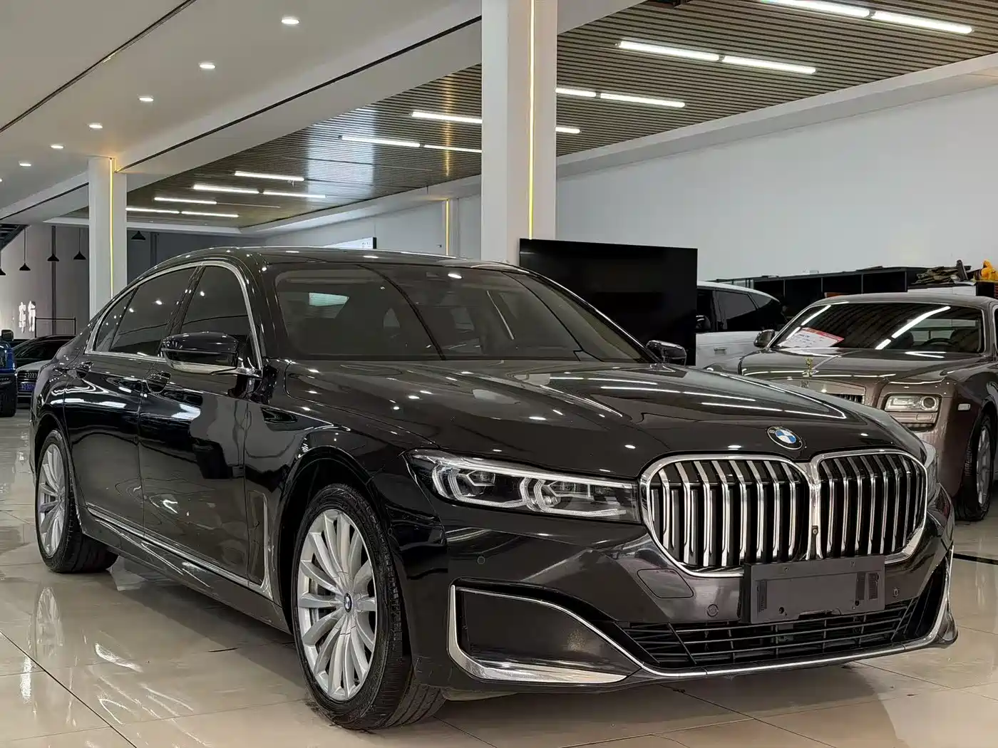 BMW 7 Series 2021 Model 730Li Luxury Package фото 2