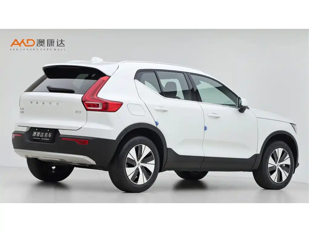 Фото 3 - Volvo XC40