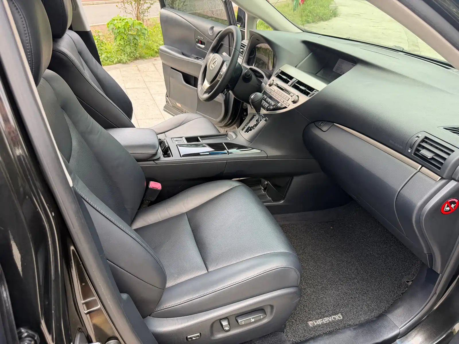 Photo 8 - Lexus RX Classic