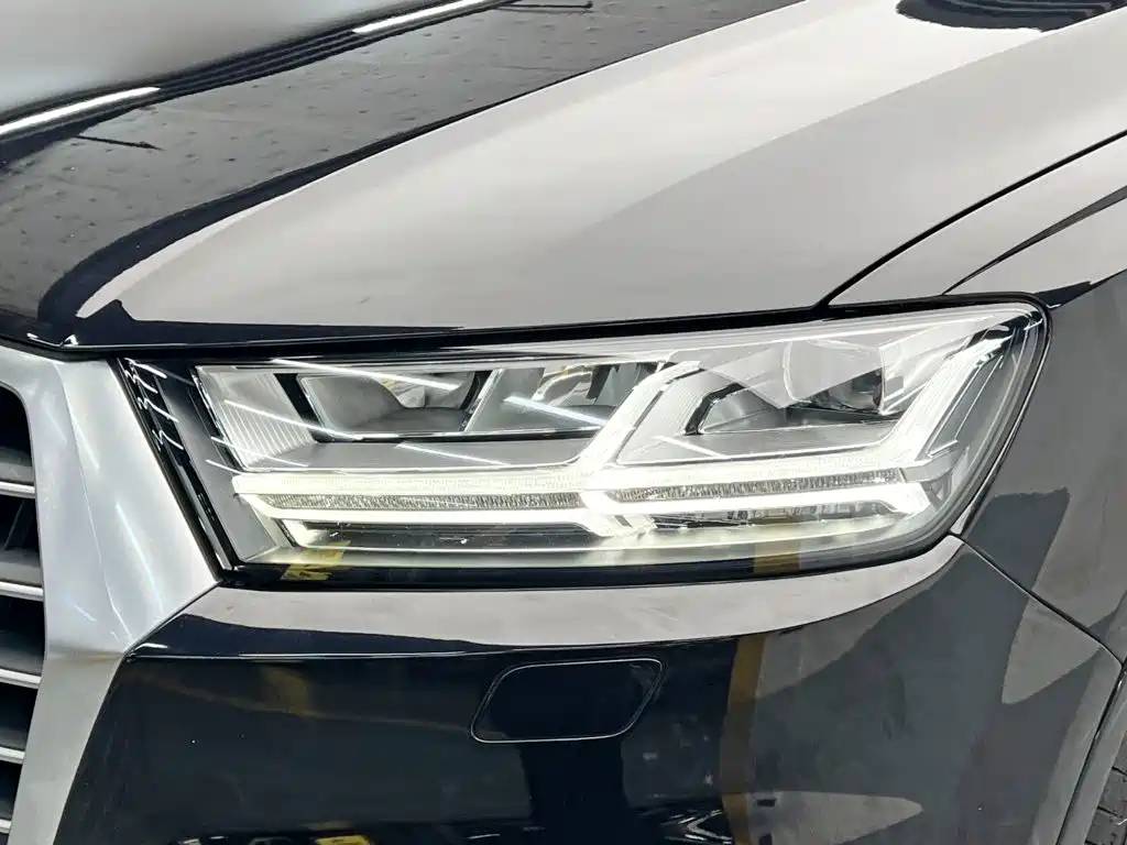 Photo 9 - Audi Q7