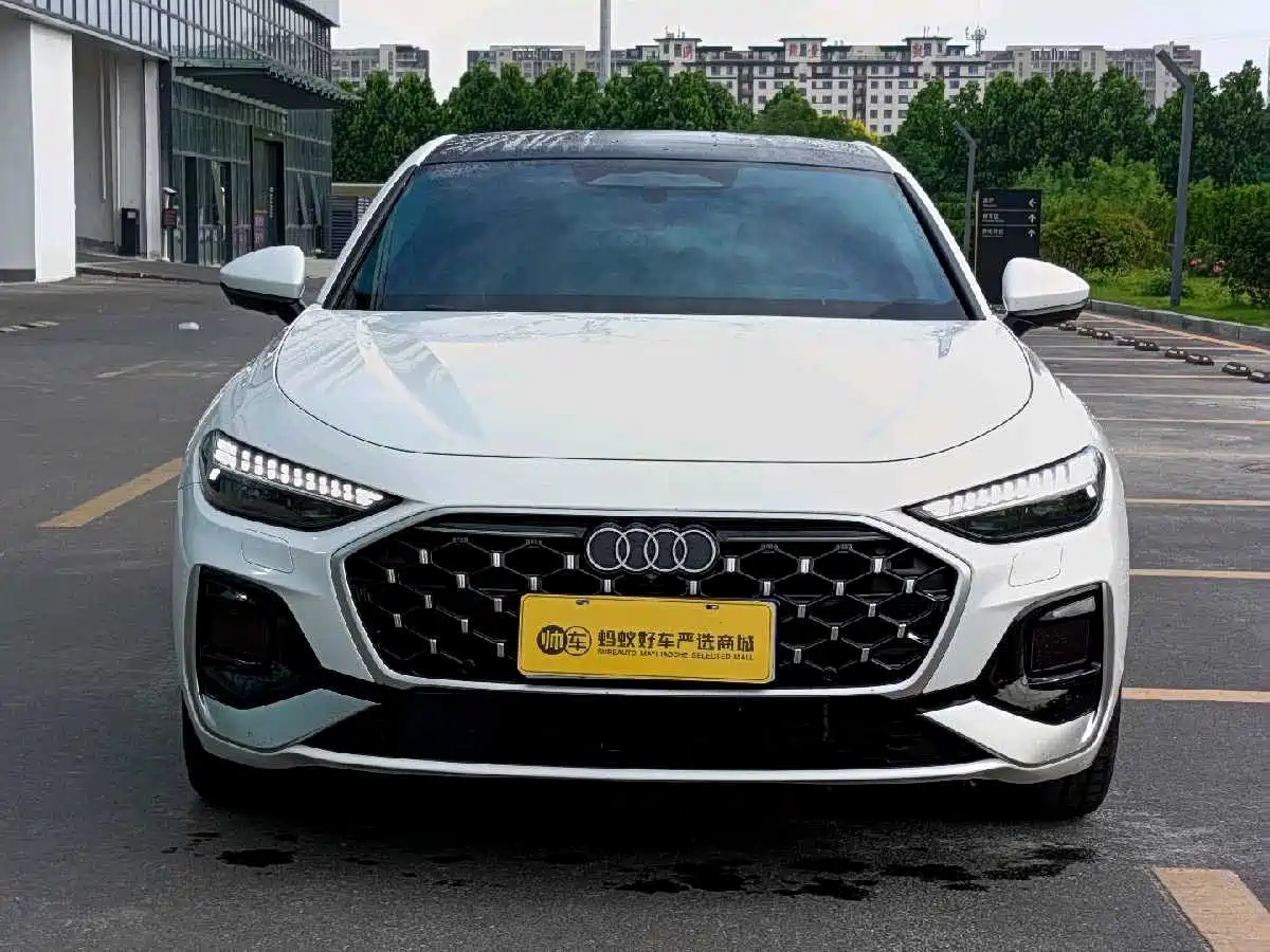 Audi A5L 2025 2.0T Navigation Edition фото 2