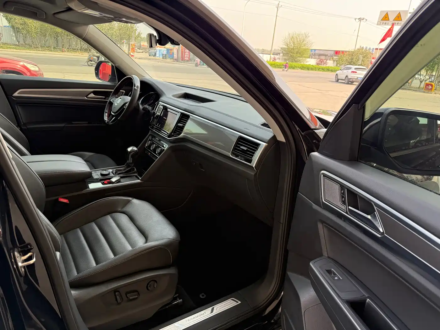 Volkswagen Teramont 2019 380TSI 4WD Luxury Edition China VI фото 19