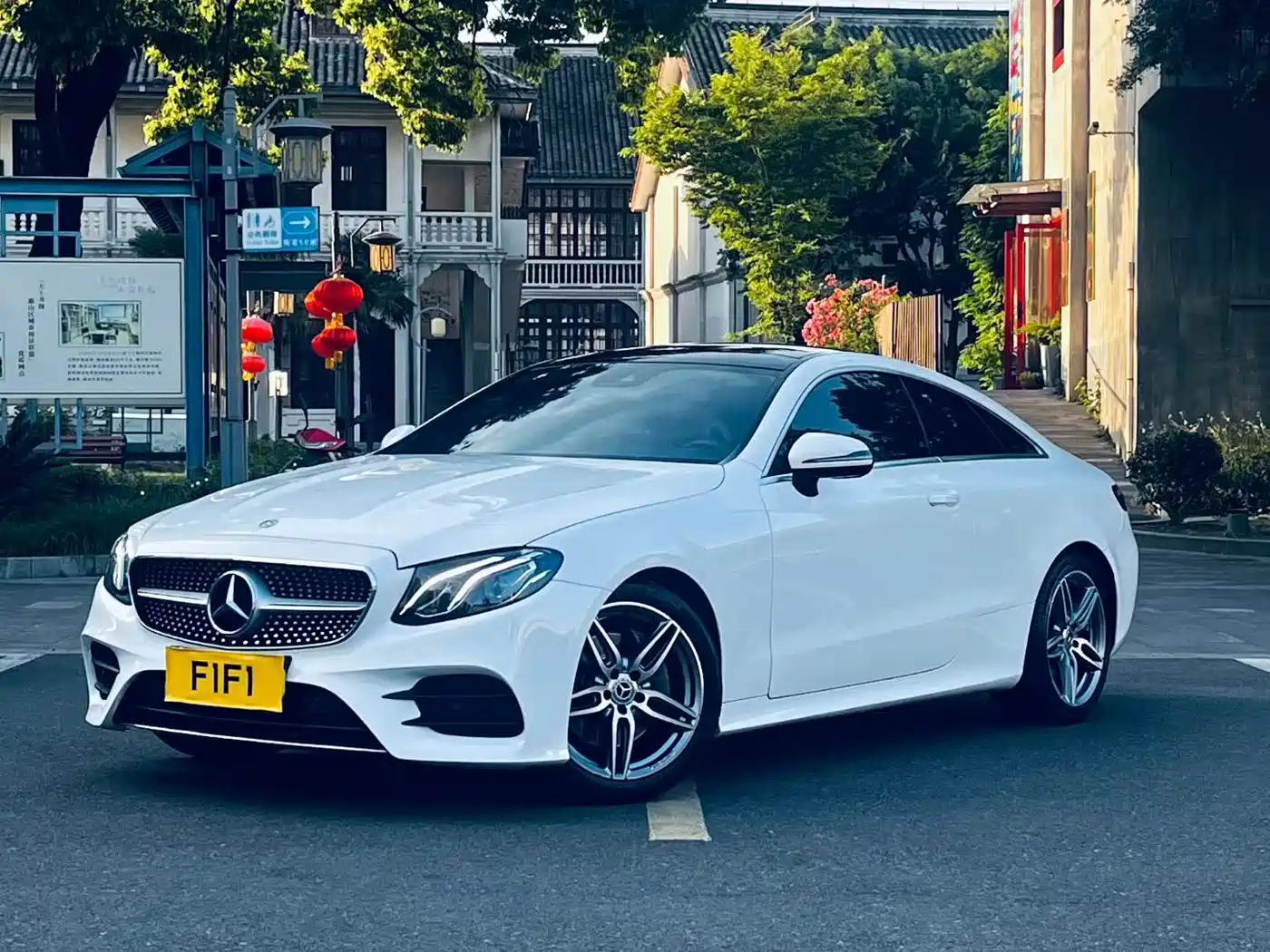 Mercedes-Benz E-Class (Import) 2017 E 200 Coupe