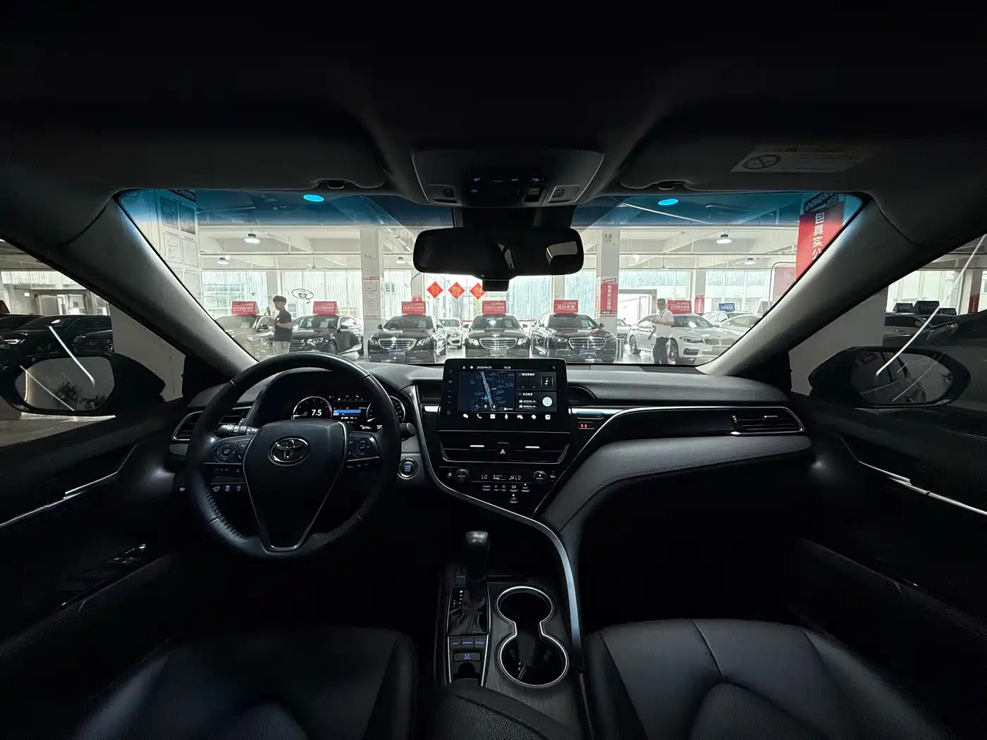 Toyota Camry 2021 2.5G Luxury Edition фото 10
