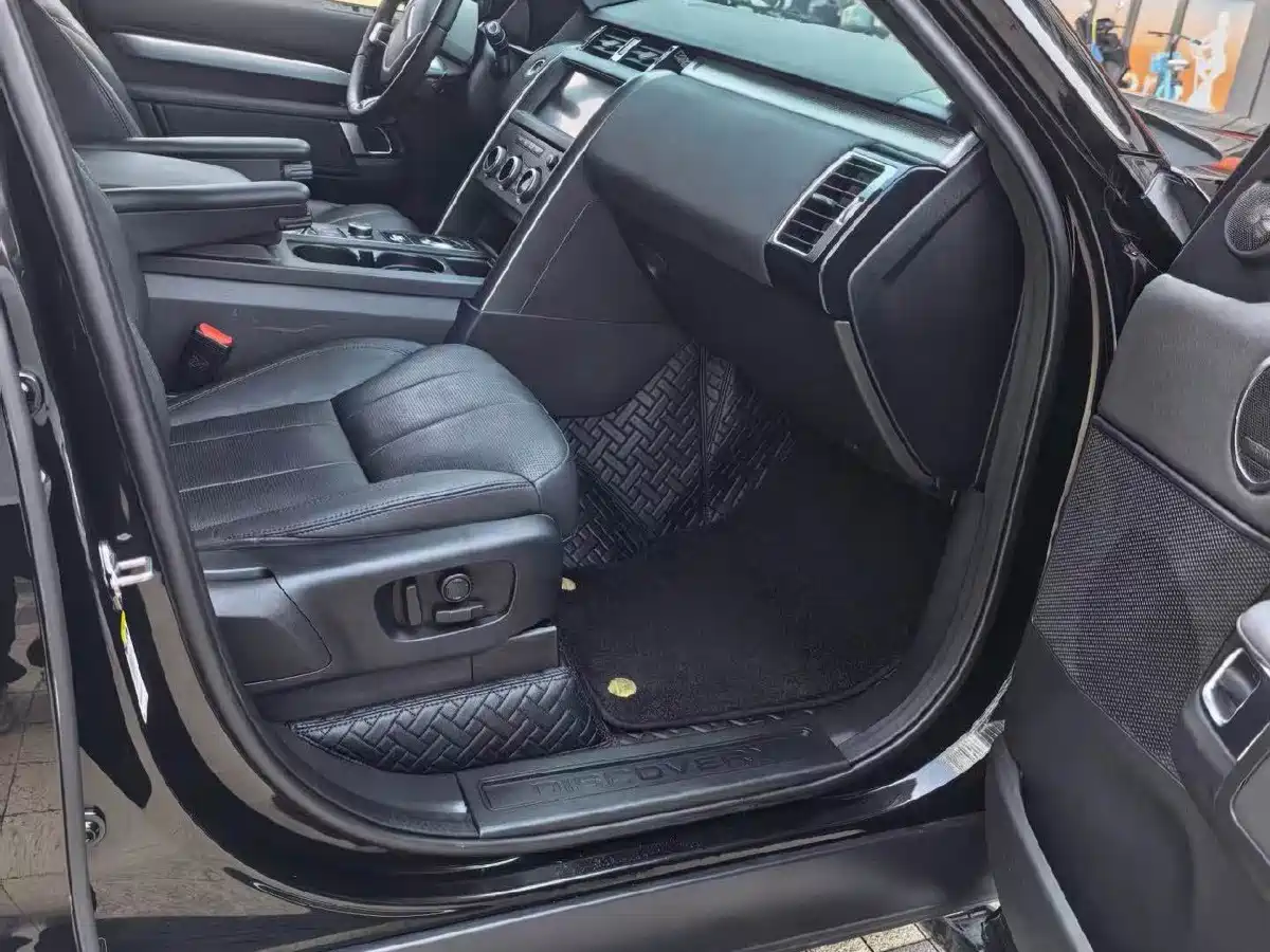 Photo 4 - Land Rover Discovery