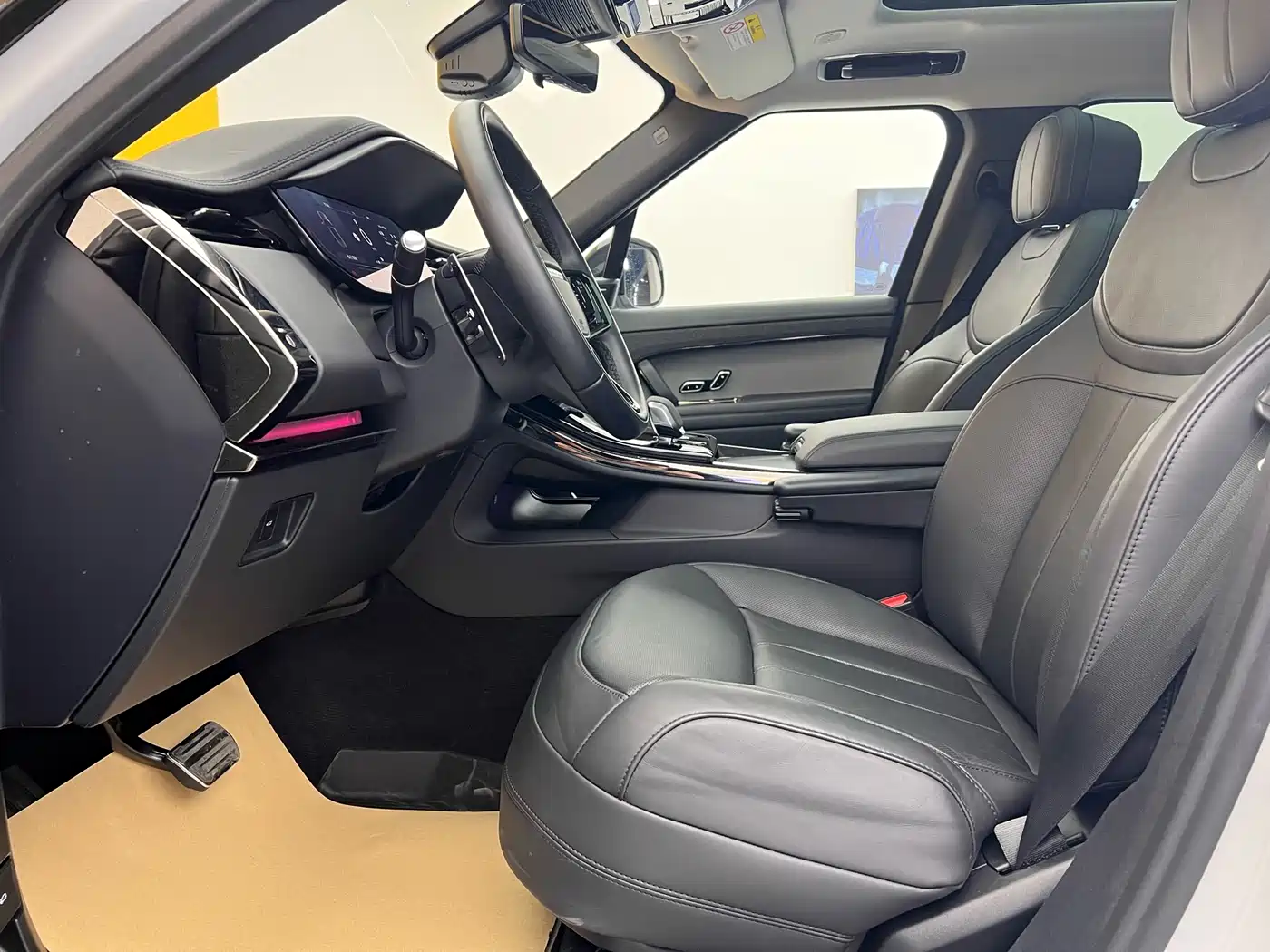 Land Rover Range Rover Sport 2024 400PS Dynamic SE фото 3
