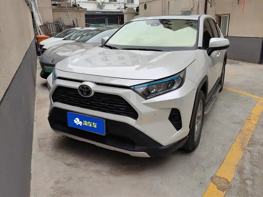 Toyota RAV4 Rongfang 2022 2.0L CVT 2WD Trend Edition фото 2