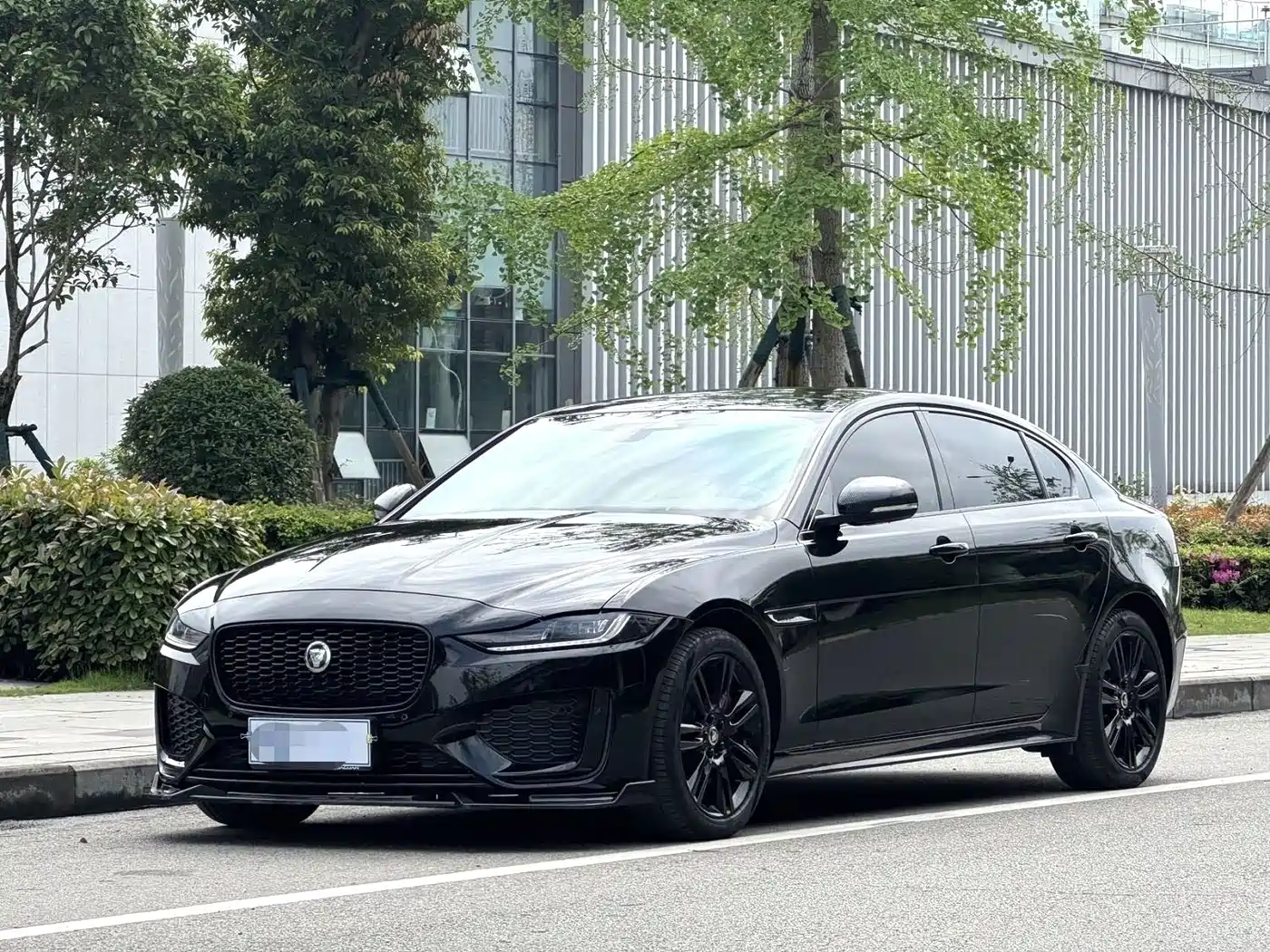 Jaguar XEL 2024 Model 2.0T 250PS R-DYNAMIC S Gloss Black Sport Edition
