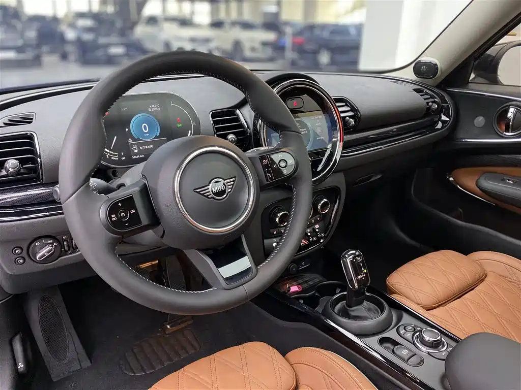 MINI CLUBMAN 2023 2023 Facelift 1.5T COOPER Connoisseur
