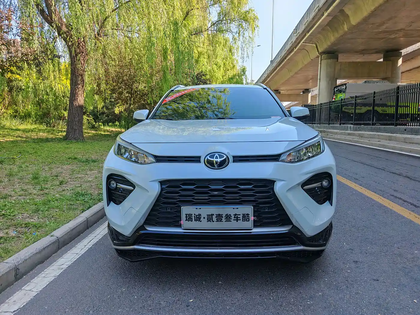 Toyota Wildlander 2021 2.0L CVT 2WD Luxury Edition фото 2