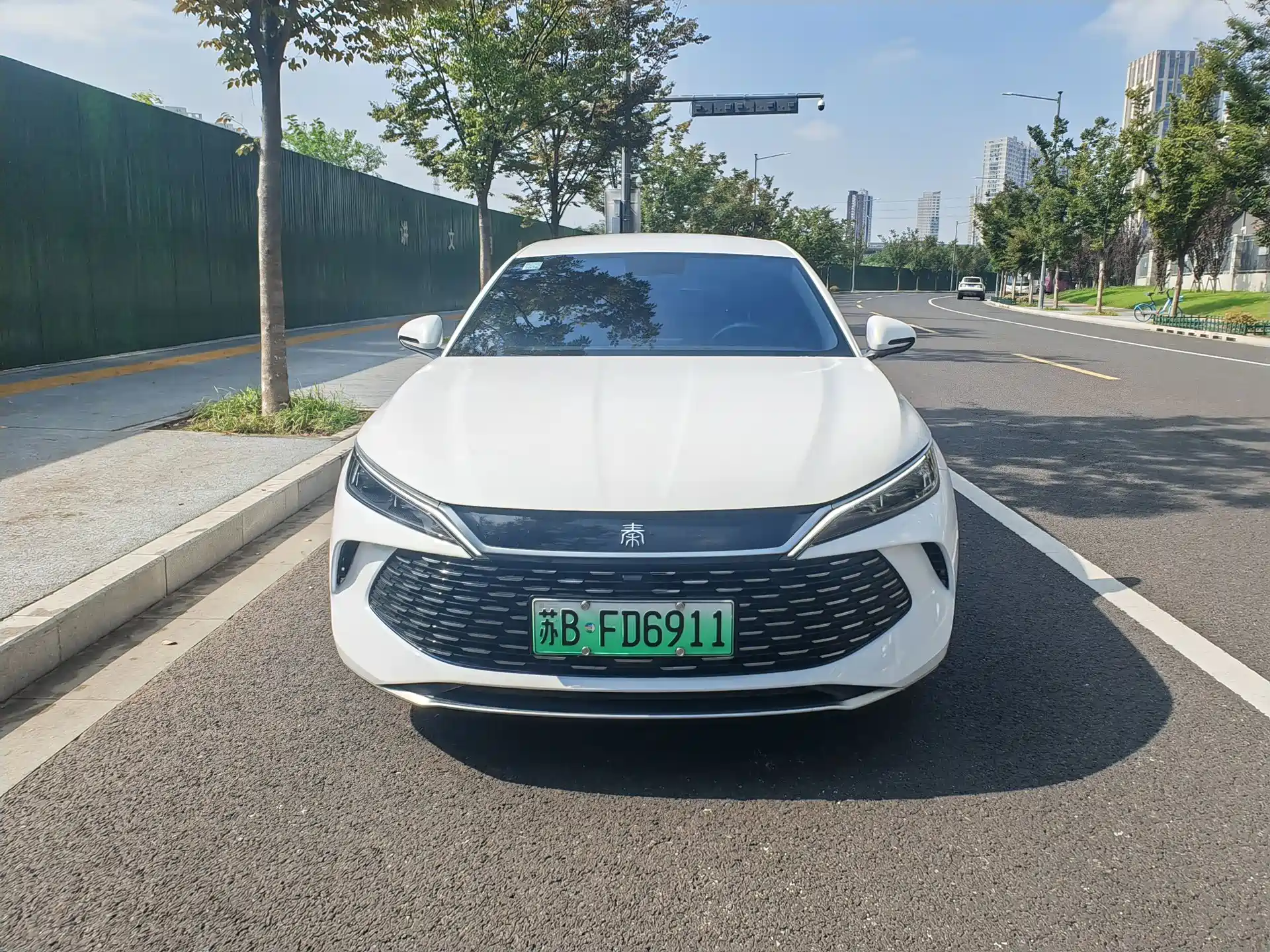 Photo 2 - BYD Qin L