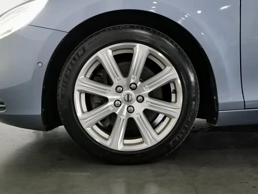 Volvo V40 2018 2018 T3 R-Design Edition