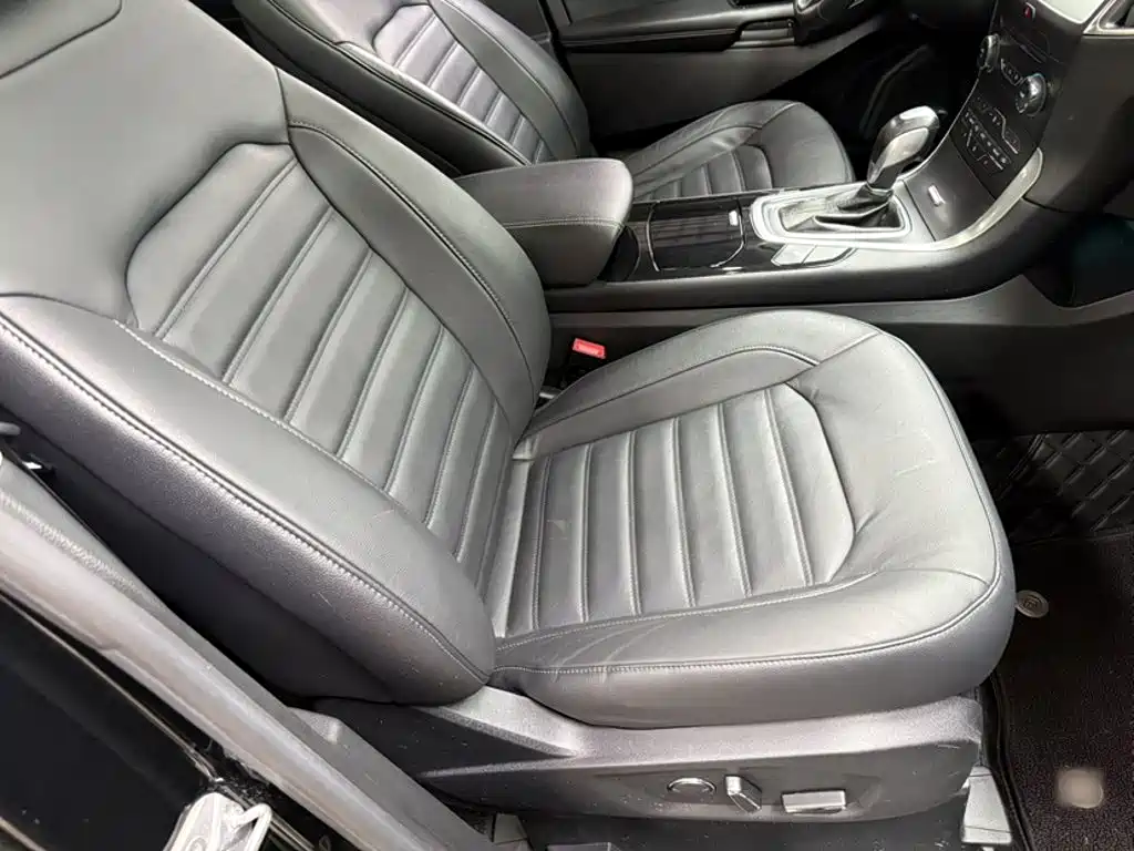 Фото 8 - Ford Edge