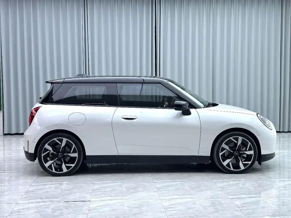MINI Electric MINI COOPER 2024 2024 452km COOPER SE Artist