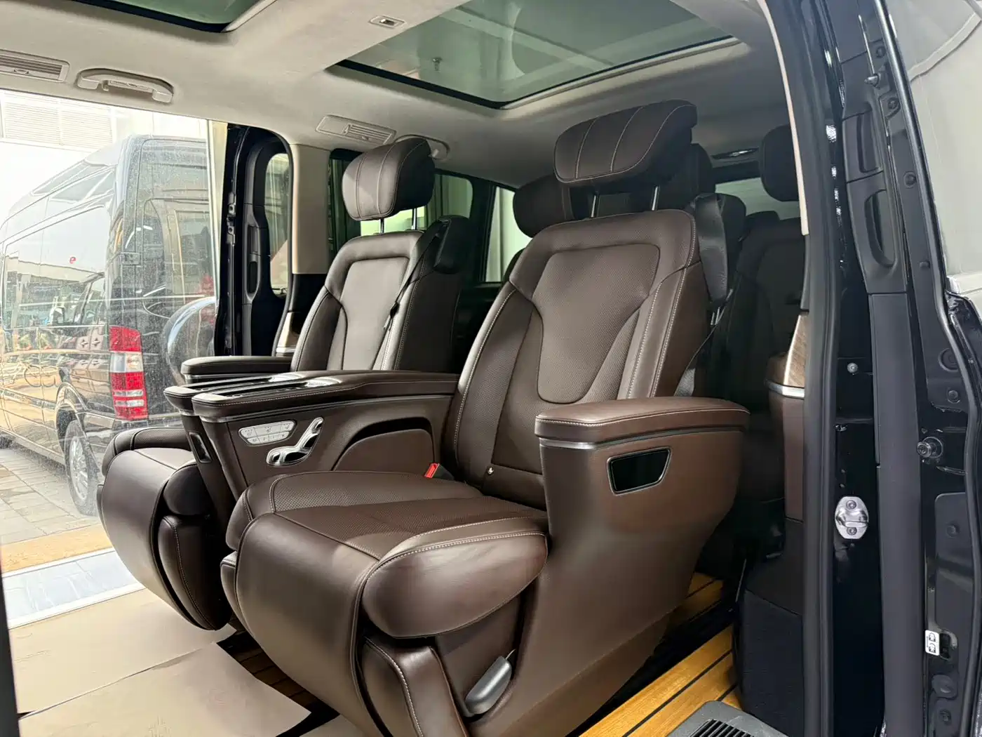 Mercedes-Benz V-Class 2025 2022 V 260 L Long Wheelbase Luxury Edition