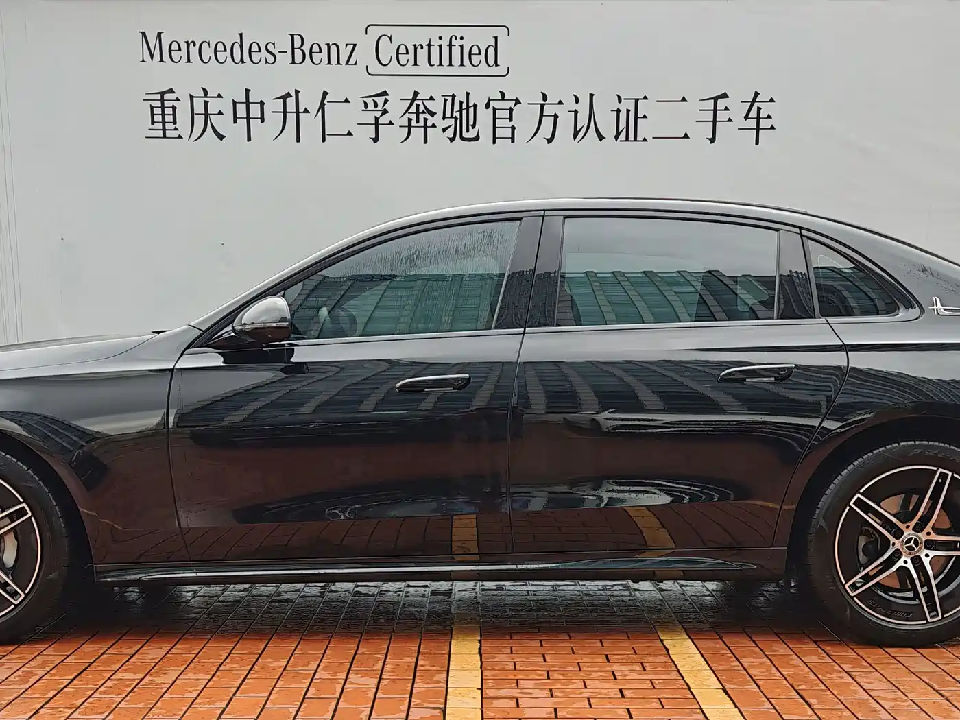 MERCEDES-BENZ E-CLASS
