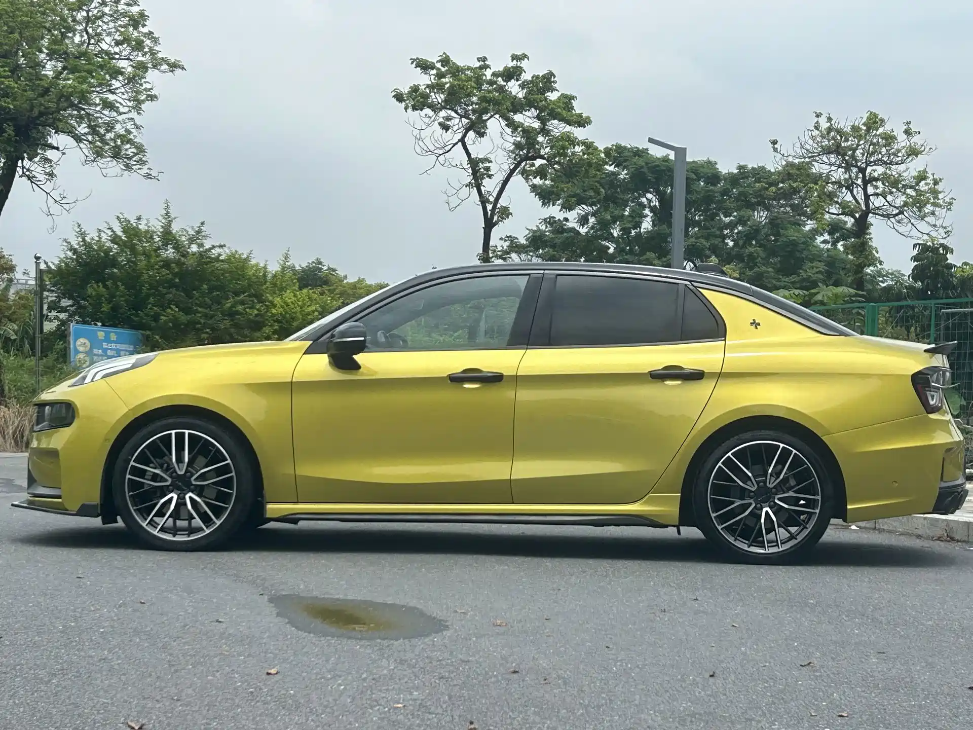 Фото 23 - Lynk & Co 03