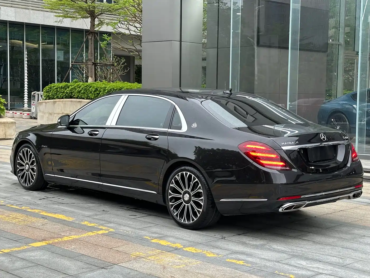Mercedes-Benz Maybach S-Class 2020 S 450 4MATIC Collector's Edition фото 16