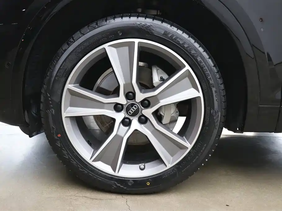 Audi Q5L 2022 45T Luxury Dynamic фото 28