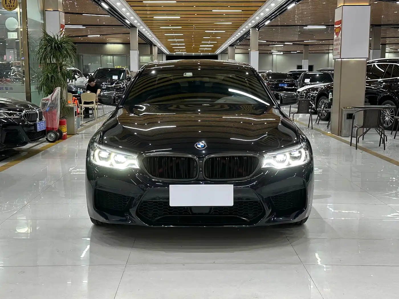 BMW 5 Series 2020 530Li Exclusive M Sport Package фото 2