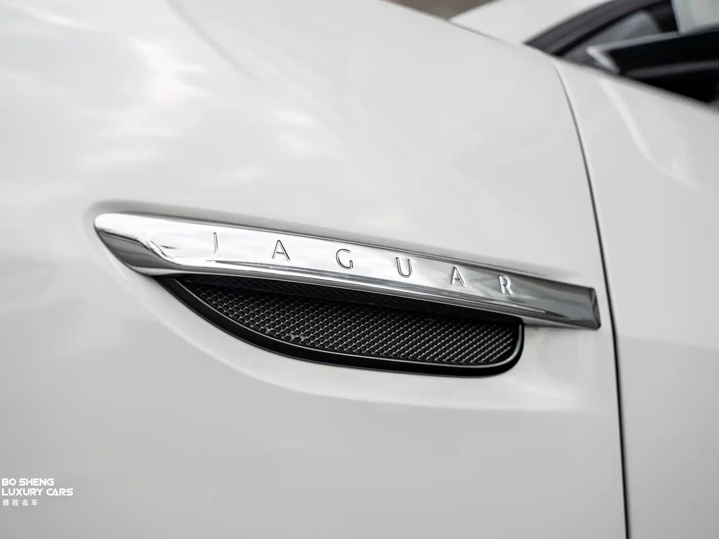 Jaguar XK 2012 XKR 5.0L Supercharged Convertible фото 25