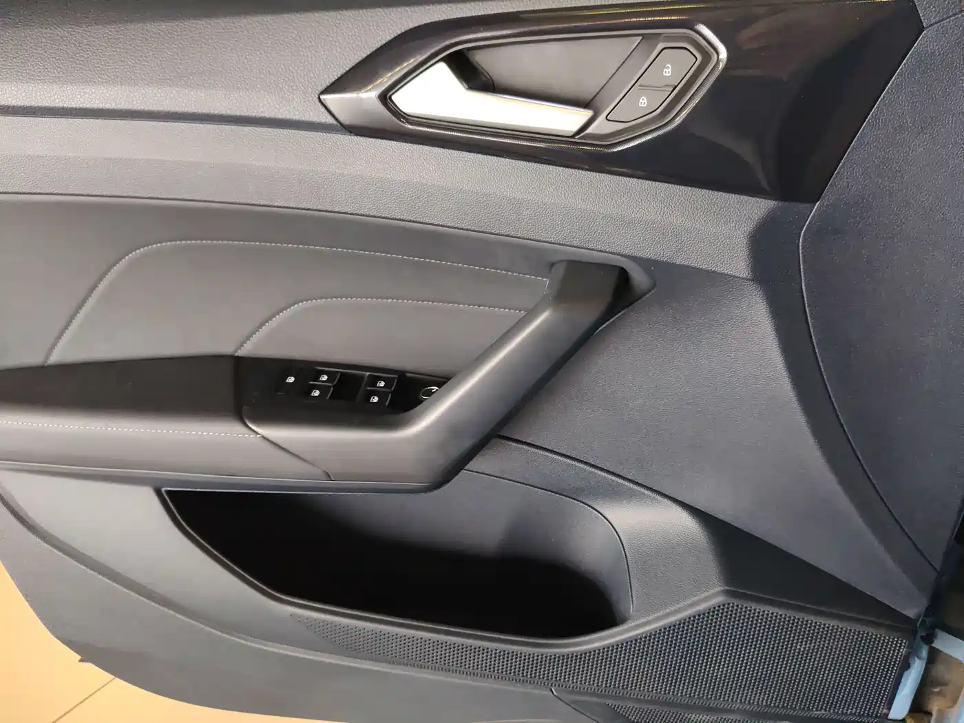 Volkswagen Tharu 2025 New Edge 300TSI Enjoyment Edition фото 19