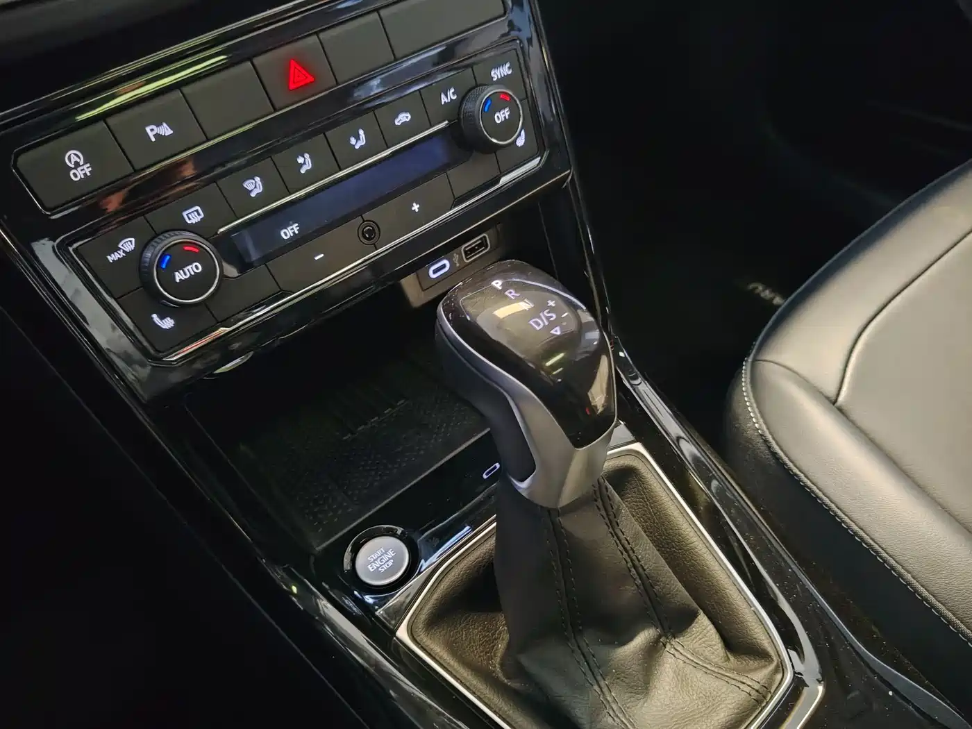 Volkswagen Tharu 2025 New Edge 300TSI Enjoyment Edition фото 12
