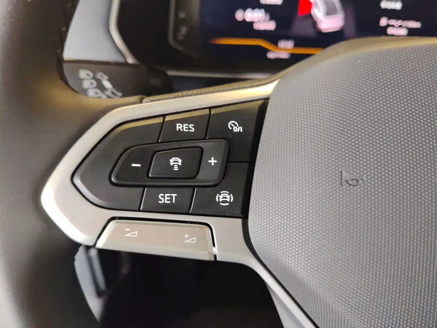 Volkswagen Tharu 2025 New Edge 300TSI Enjoyment Edition фото 14