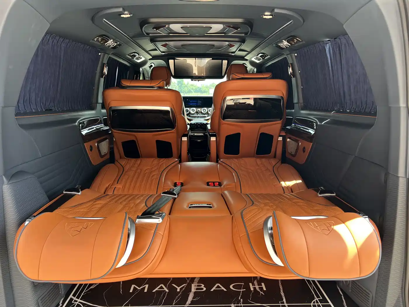 Mercedes-Benz Vito 2023 2.0T Business 7-Seater фото 6