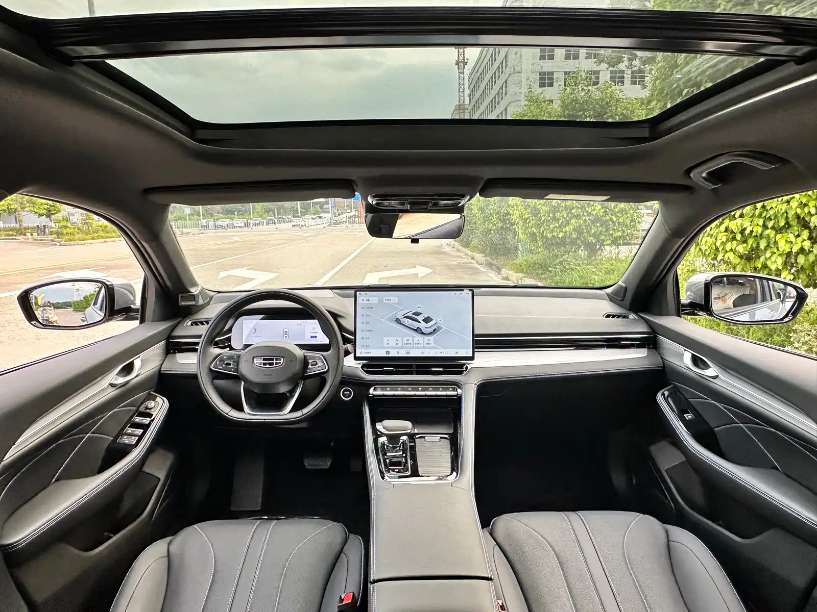 Фото 3 - Geely Preface