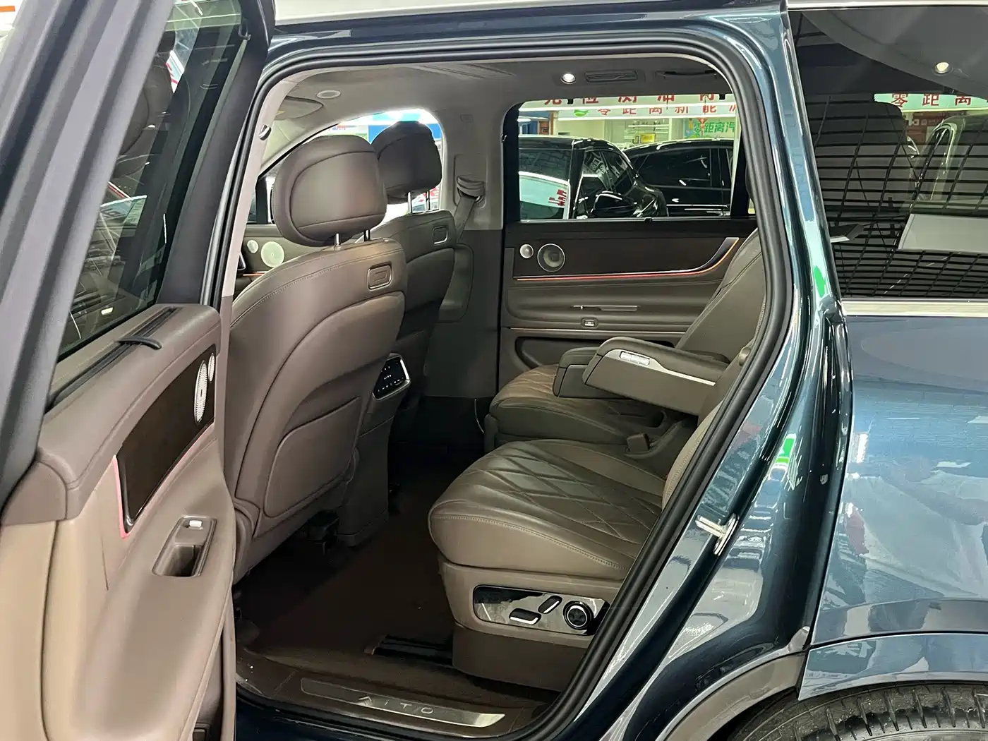 AITO Wenjie AITO M9 2024 2024 Extended Range Ultra 42kWh 6-Seater