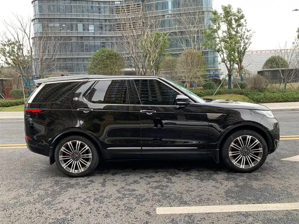 Land Rover Discovery 2019 2.0T SE фото 10