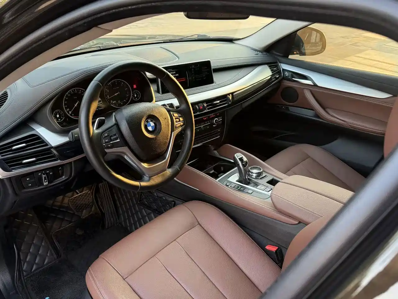Photo 5 - BMW X6