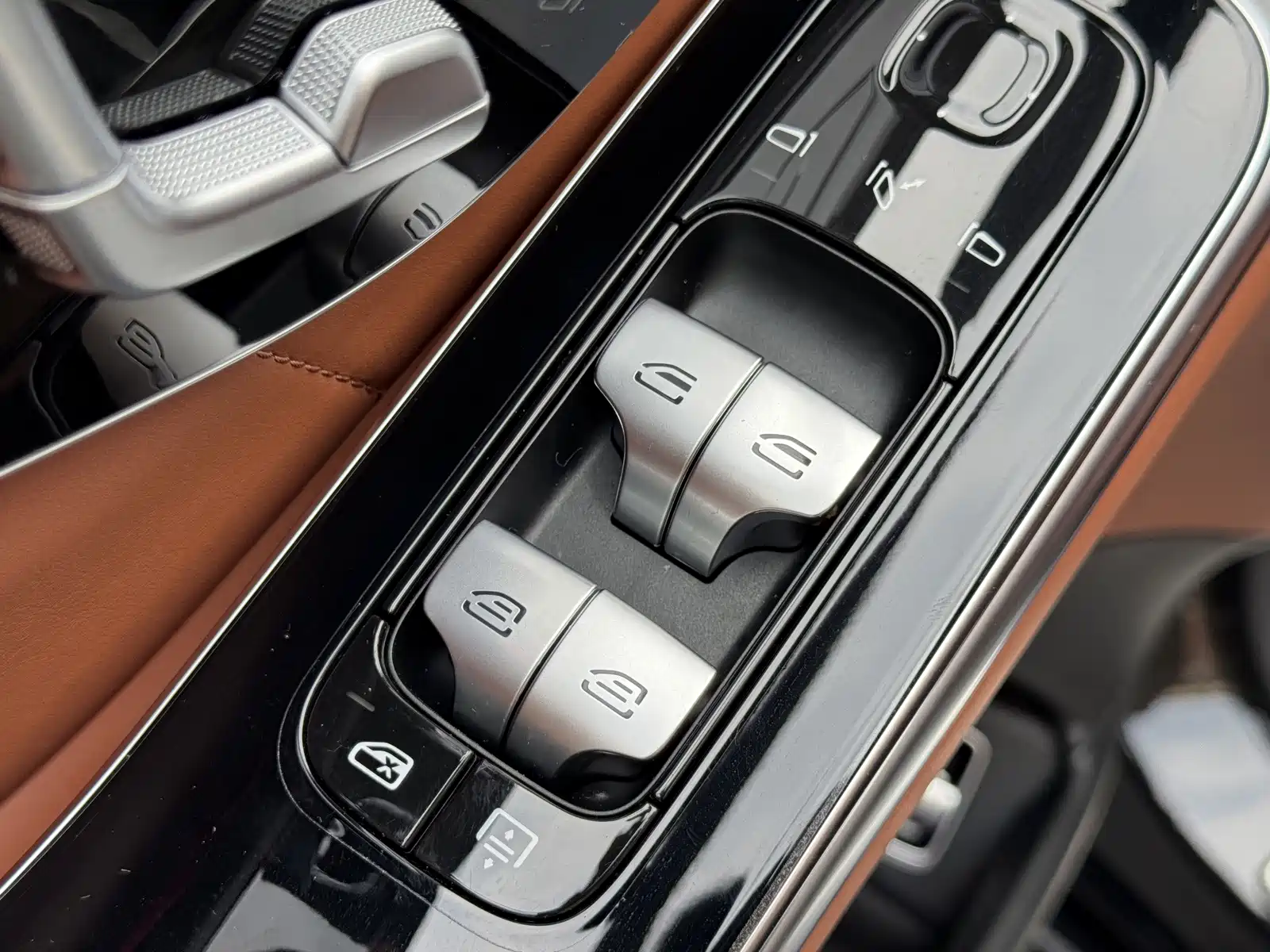 Фото 23 - Mercedes-Benz S-Class