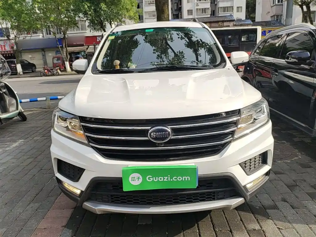 SWM Motor SWM X3 2021 2020 1.5L Manual Premium 7-seater