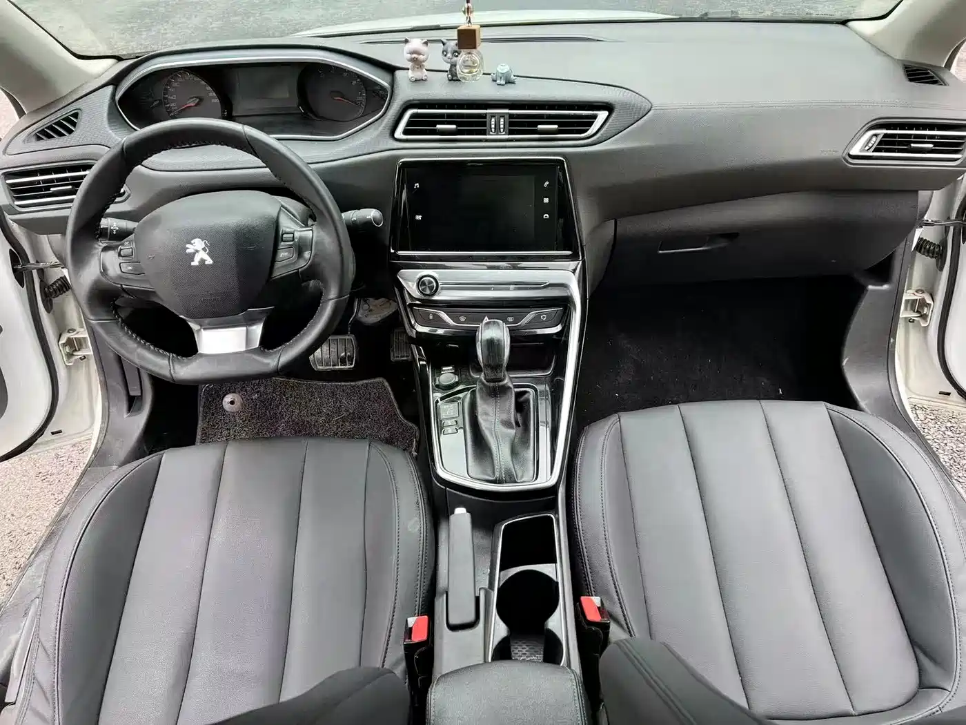Peugeot 308 2019 1.6L Automatic Luxury Version China V фото 6