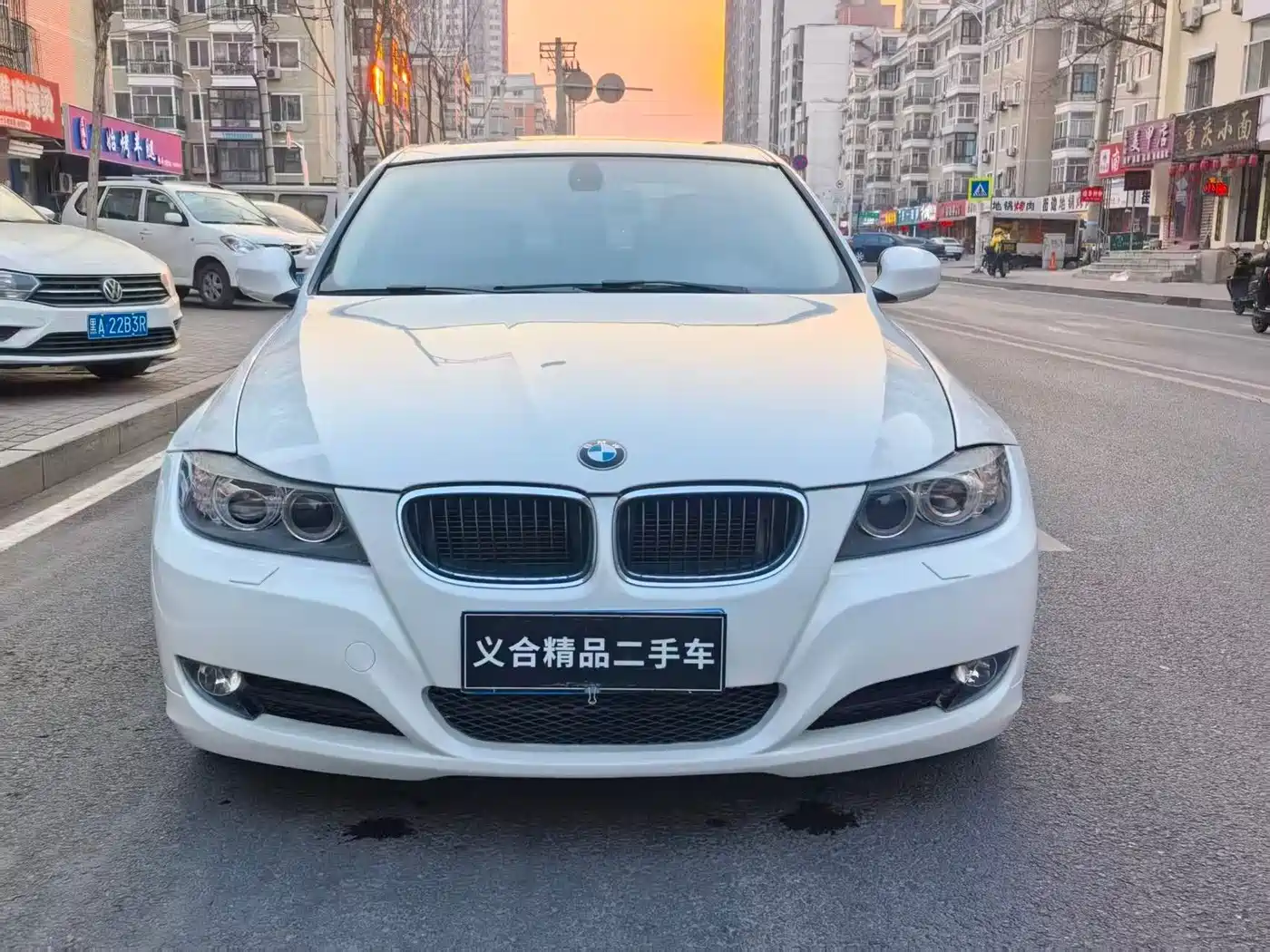 BMW 3 Series (Import) 2012 318i Leading фото 2
