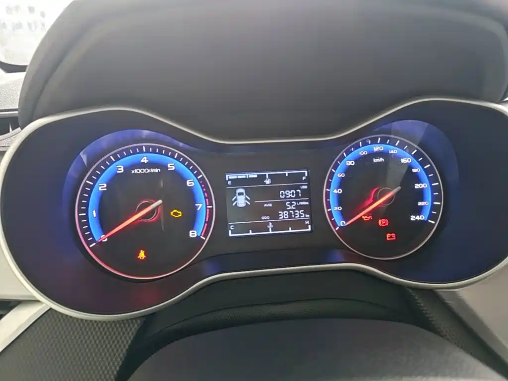 Фото 12 - Geely Vision
