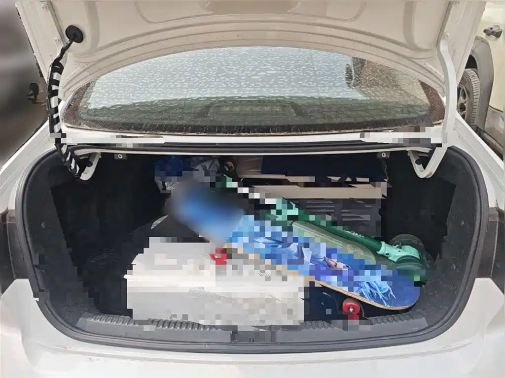 Volkswagen Sagitar 2017 1.6L Automatic Comfort фото 10