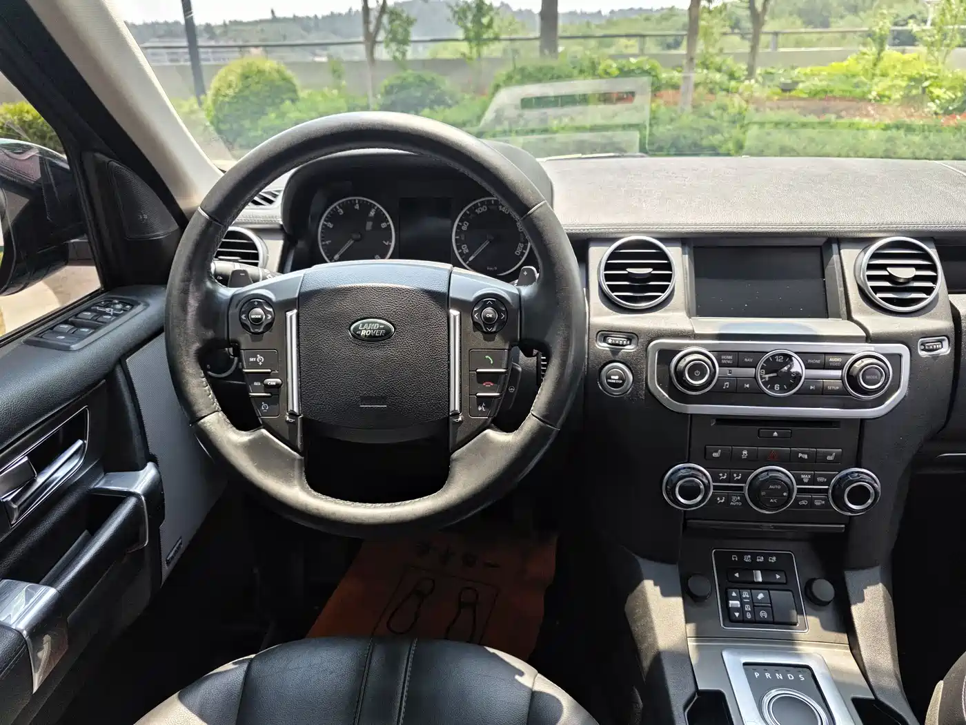 Land Rover Discovery 2016 3.0 SC V6 HSE фото 6