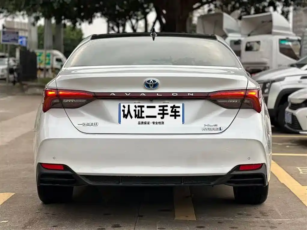 Toyota Avalon 2019 Hybrid 2.5L XLE Premium Edition China VI фото 5