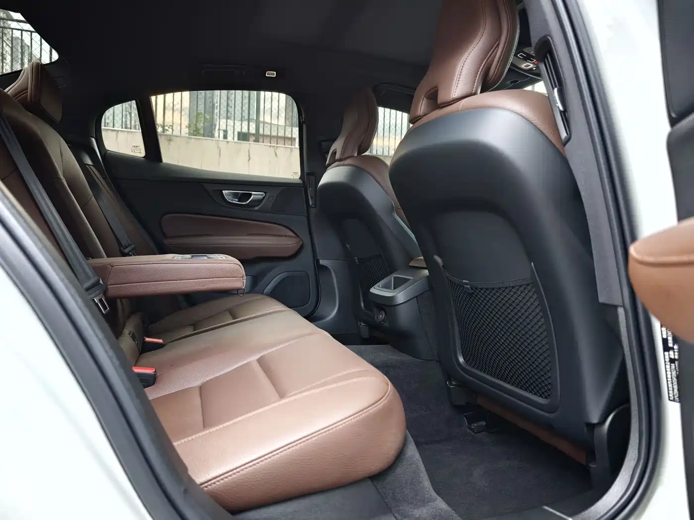 Volvo S60 2025 B4 Smart Luxury Edition фото 10