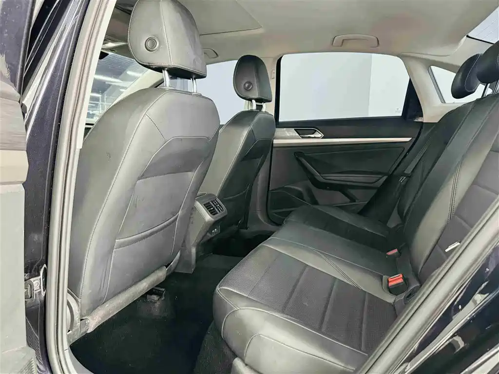 Volkswagen Lavida 2021 1.5L Auto Comfort Edition фото 29