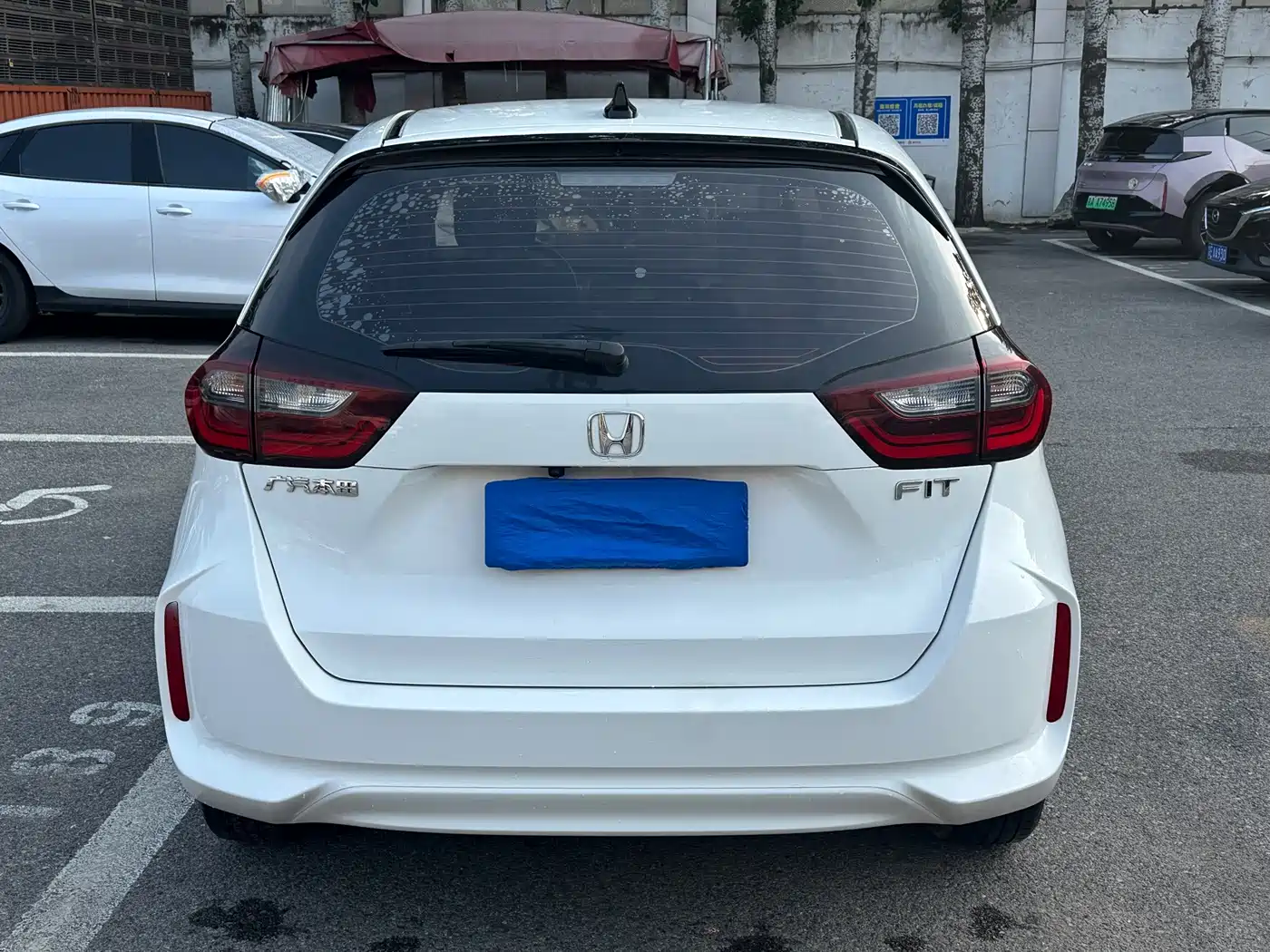 Фото 2 - Honda Fit