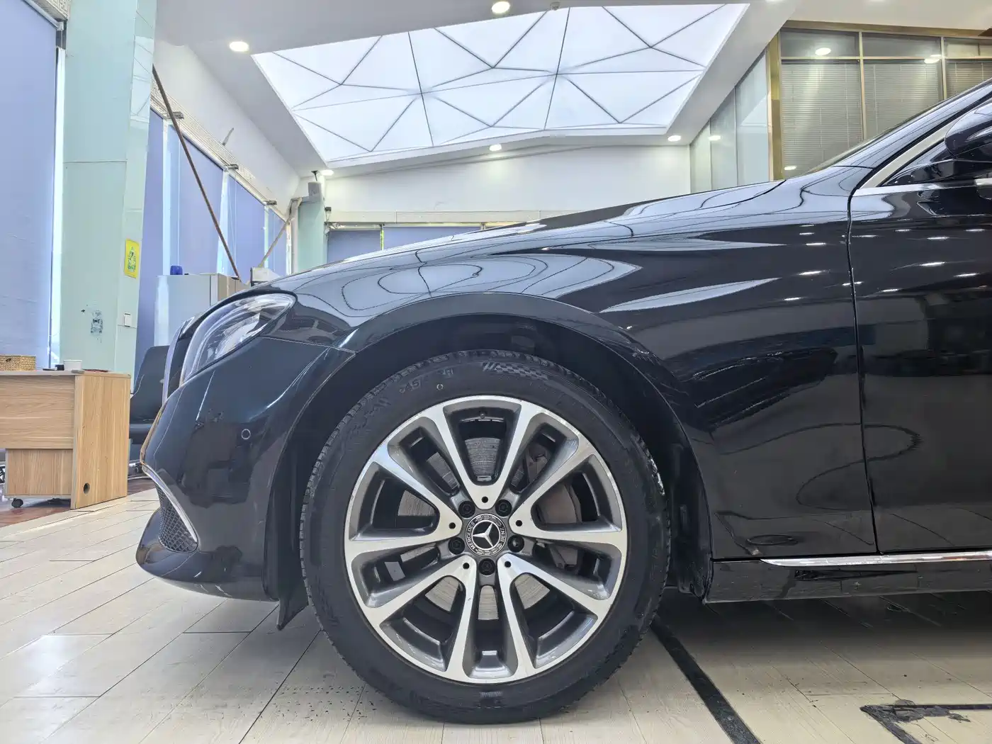 Mercedes-Benz E-Class 2016 E 300 L Fashion Type фото 12