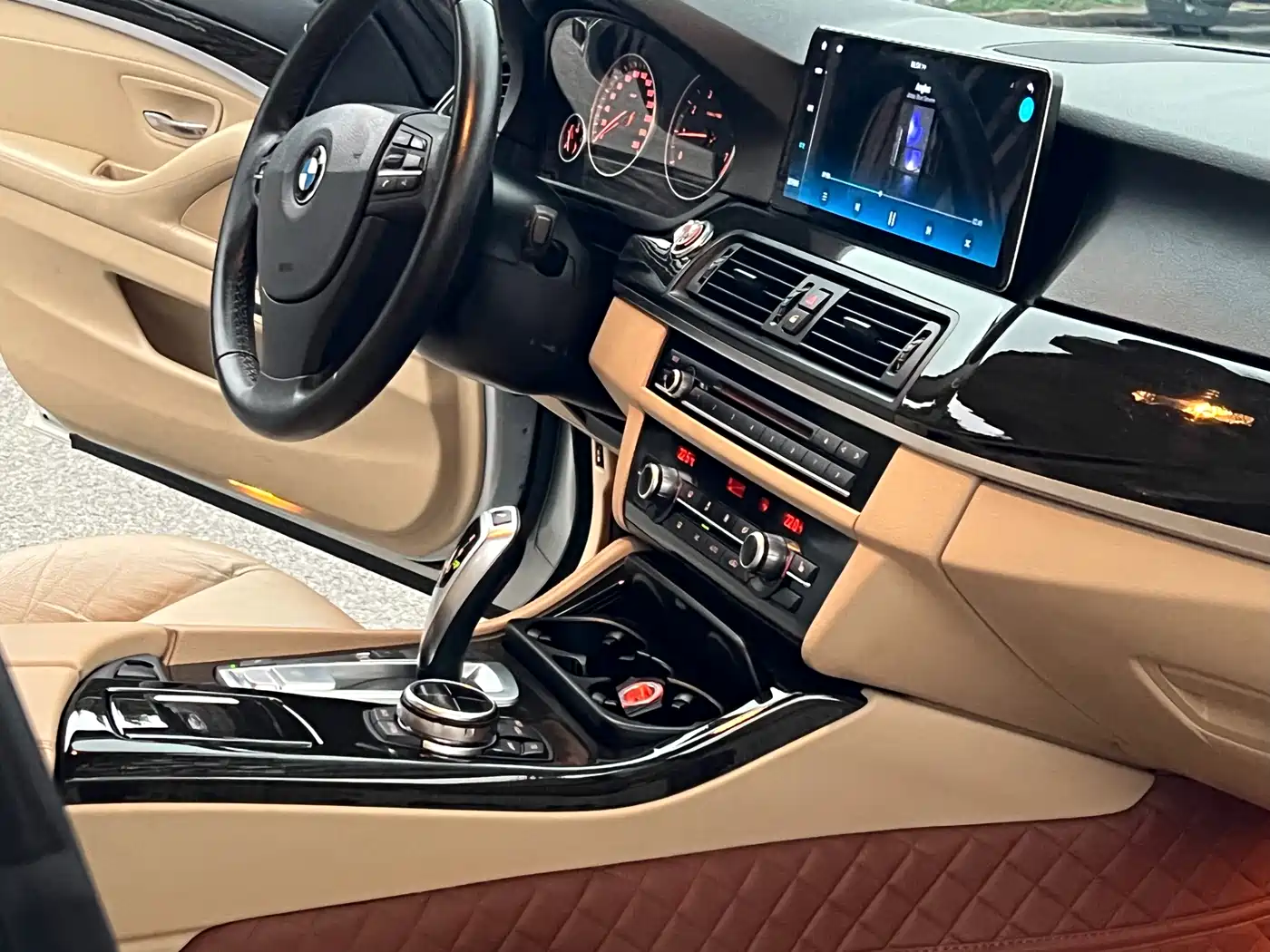 BMW 5 Series 2013 530Li Leadership фото 8