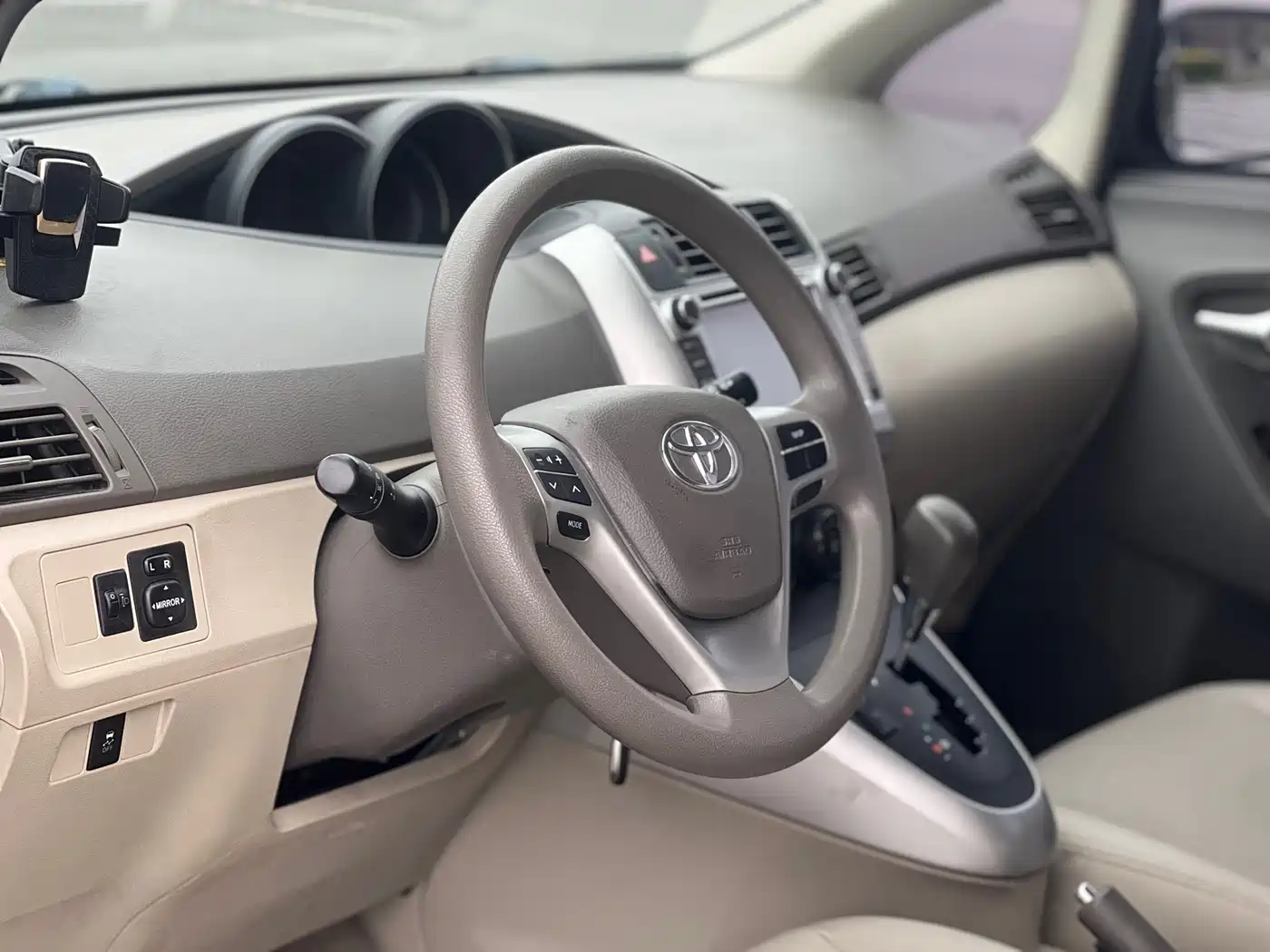 Toyota E'Z 2014 Xingyao 180E CVT Elite фото 8